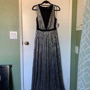 (NWT) Windsor Silver Pleated Maxi Formal Gown With Deep V Neck